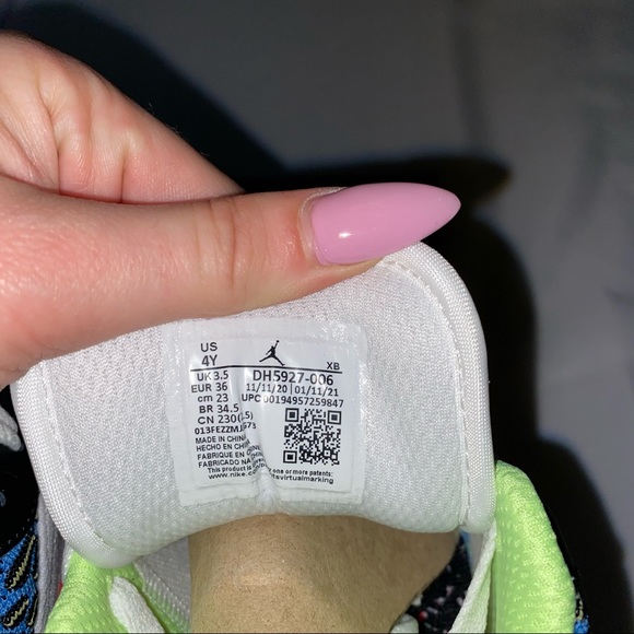 Nike Air Jordan 1 Low GS Funky Pattern 4Y 5.5W - Picture 4 of 5